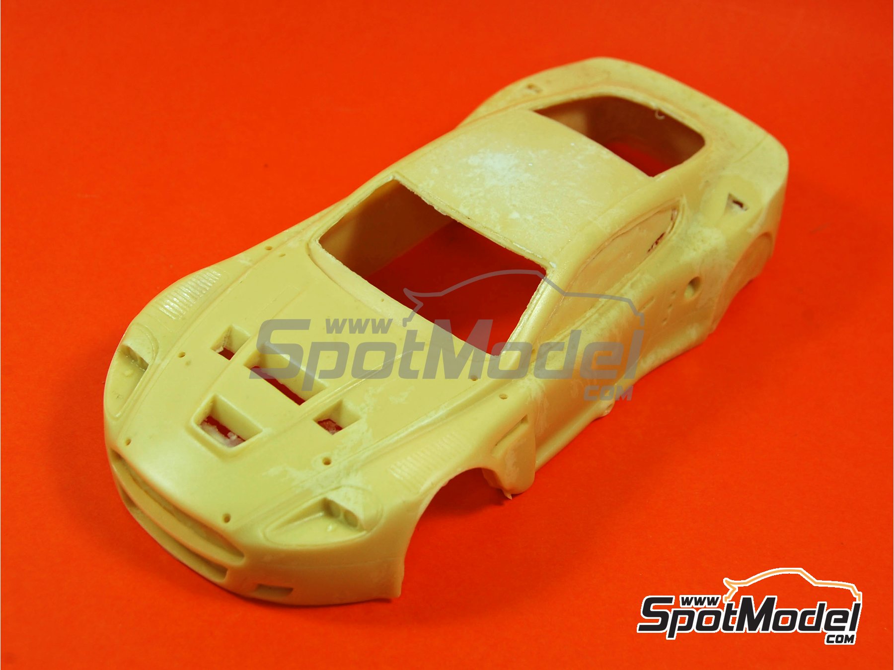 Renaissance Models 24-25: Car scale model kit 1/24 scale - Aston